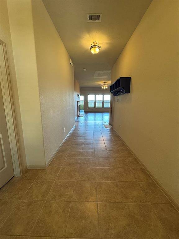 Spacious Entryway