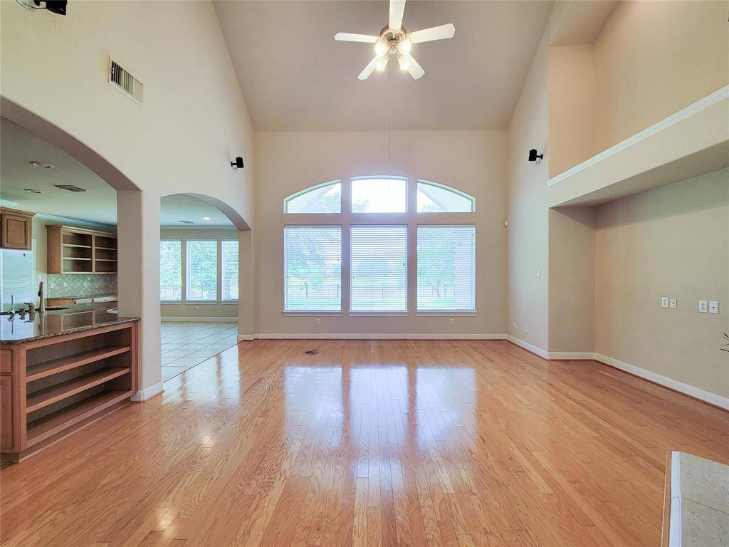 spacious breakfast area