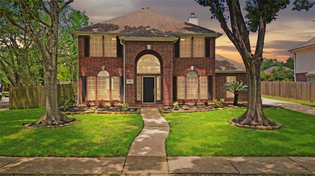 Welcome home to 2018 Pembroke Bay