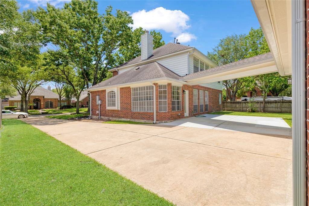 This home has nice gutters with guards over them to keep them clean and free from clutter