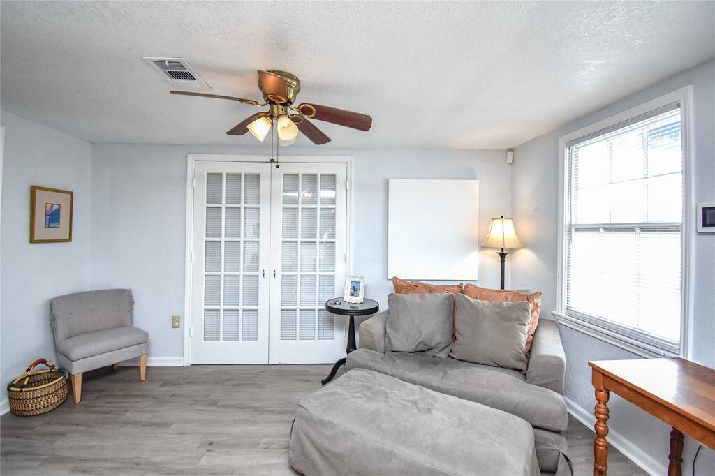 The spacious living room easily accommodates oversized furniture or can be styled to suit your personal vision- offering comfort and flexibility in one.