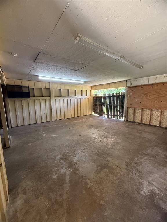 Outside garage/storage/workshop