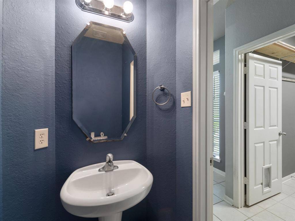 Powder room downstairs