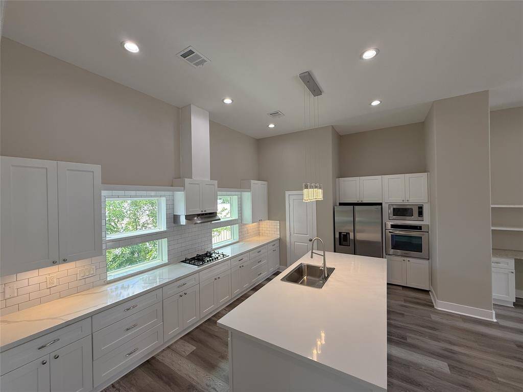 Have you always dreamed about living in a home with a wonderful kitchen? Your dreams can come true!