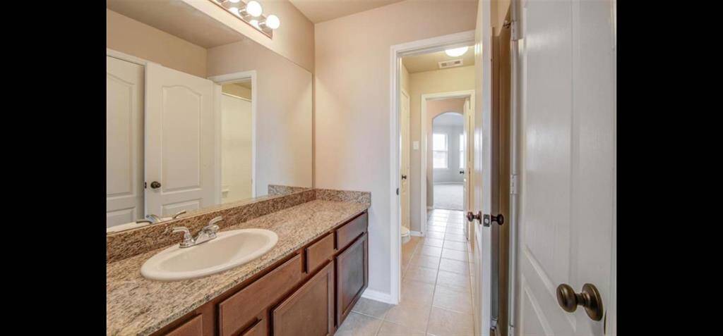 Floor 2 - Bathroom