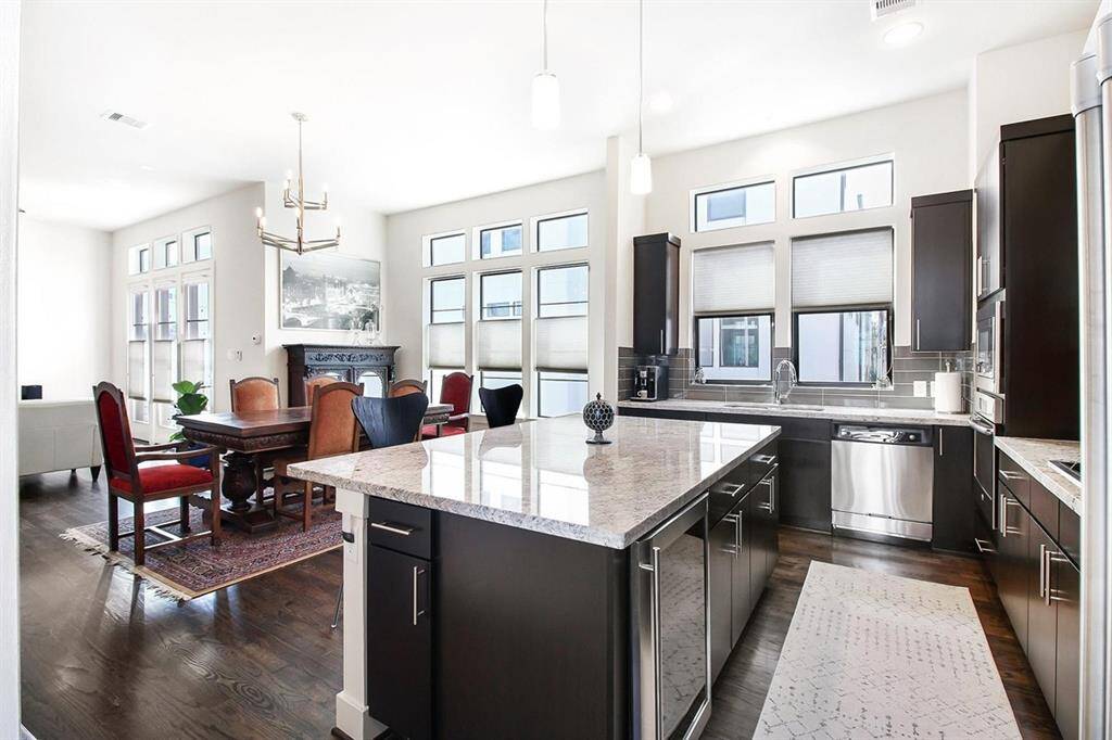 An open floorplan with tons of light.