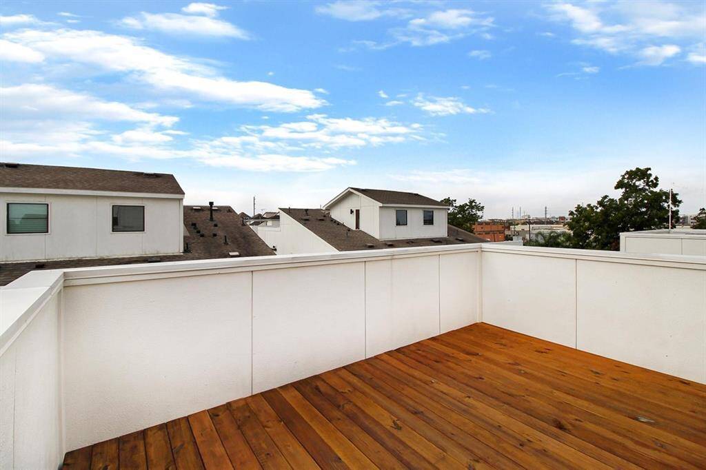 Plenty of room for lots of patio furniture and friends.
