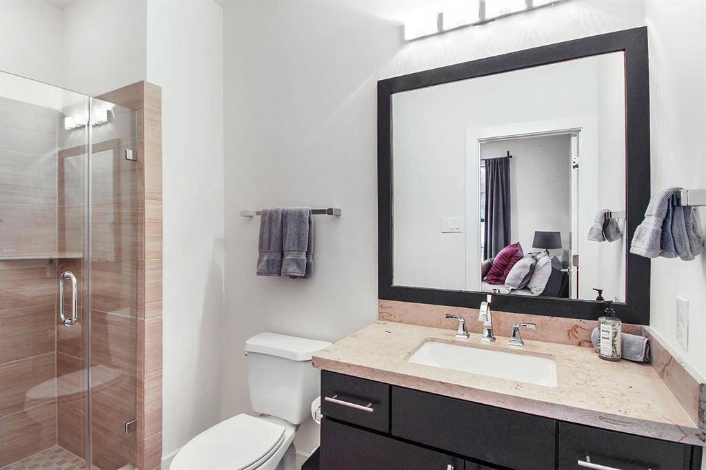 Downstairs bathroom - super clean.