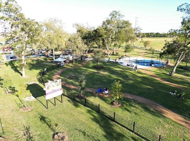 Access to Veranda's top tier amenities include: Canine Cove!