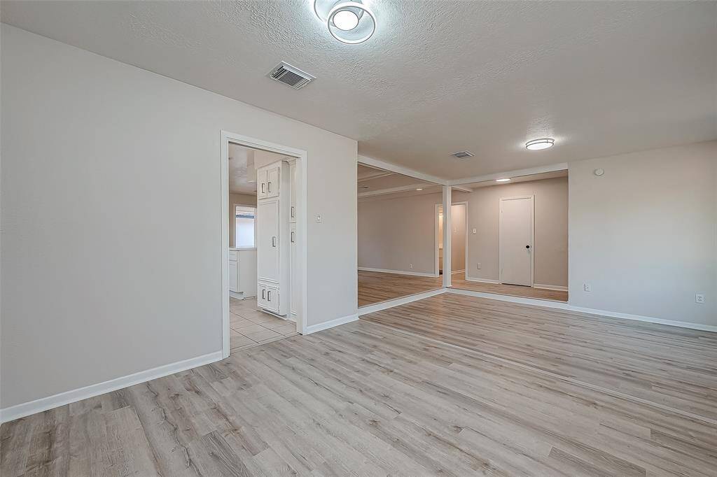 Dining room conveniently located  in between the kitchen and living area.