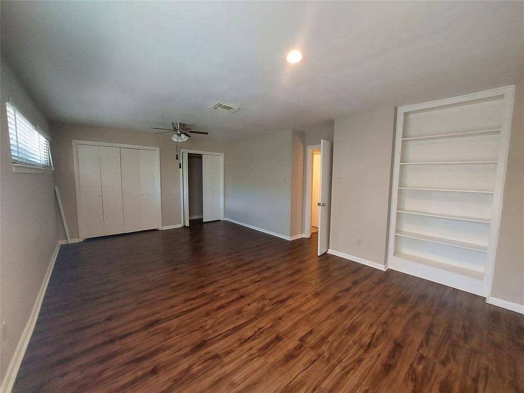 This could be a second master bedroom! Extra large with recent vinyl flooring!