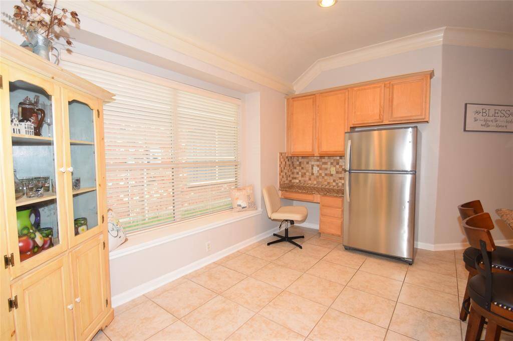 Enjoy another breakfast room view.