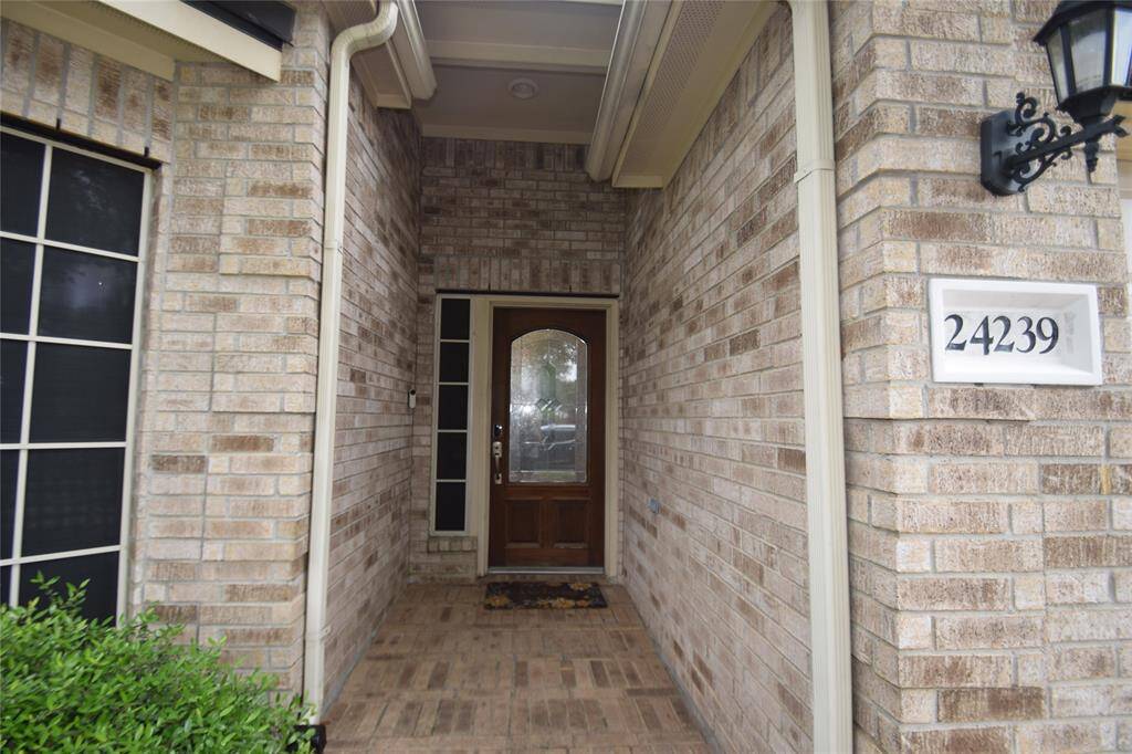 Front doorway inviting you inside.