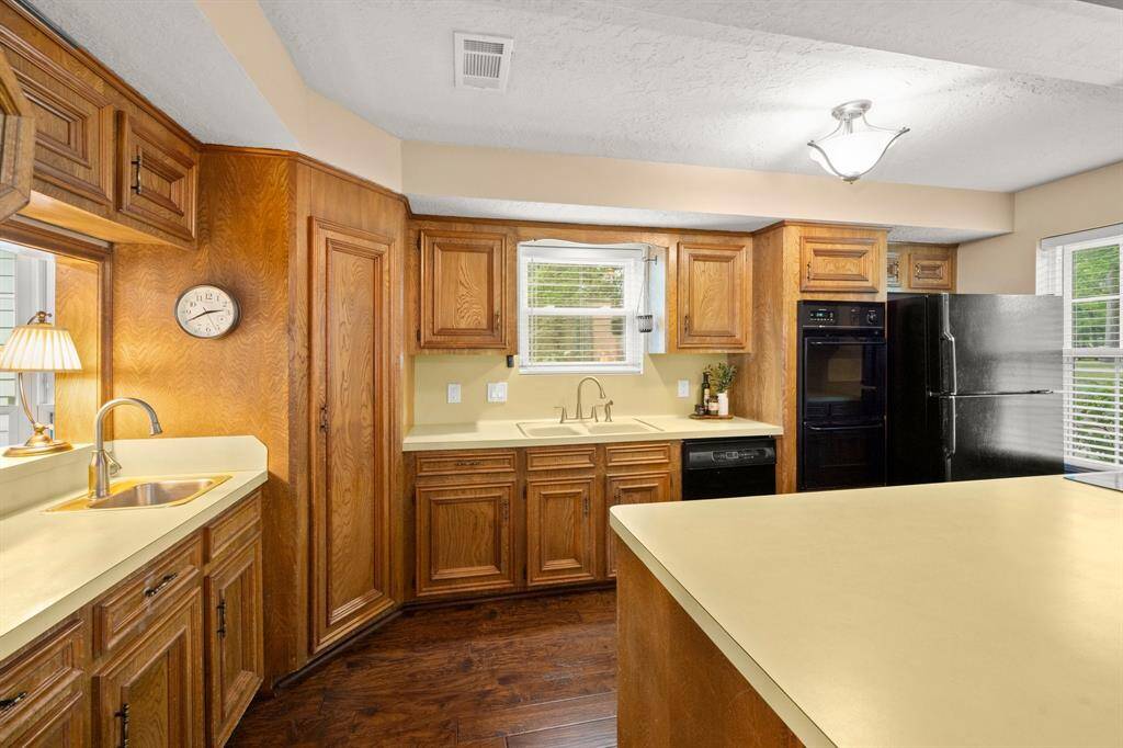 Charming kitchen is in lovely condition, so well-maintained, and serves as a blank canvas, ready for your personal touch.