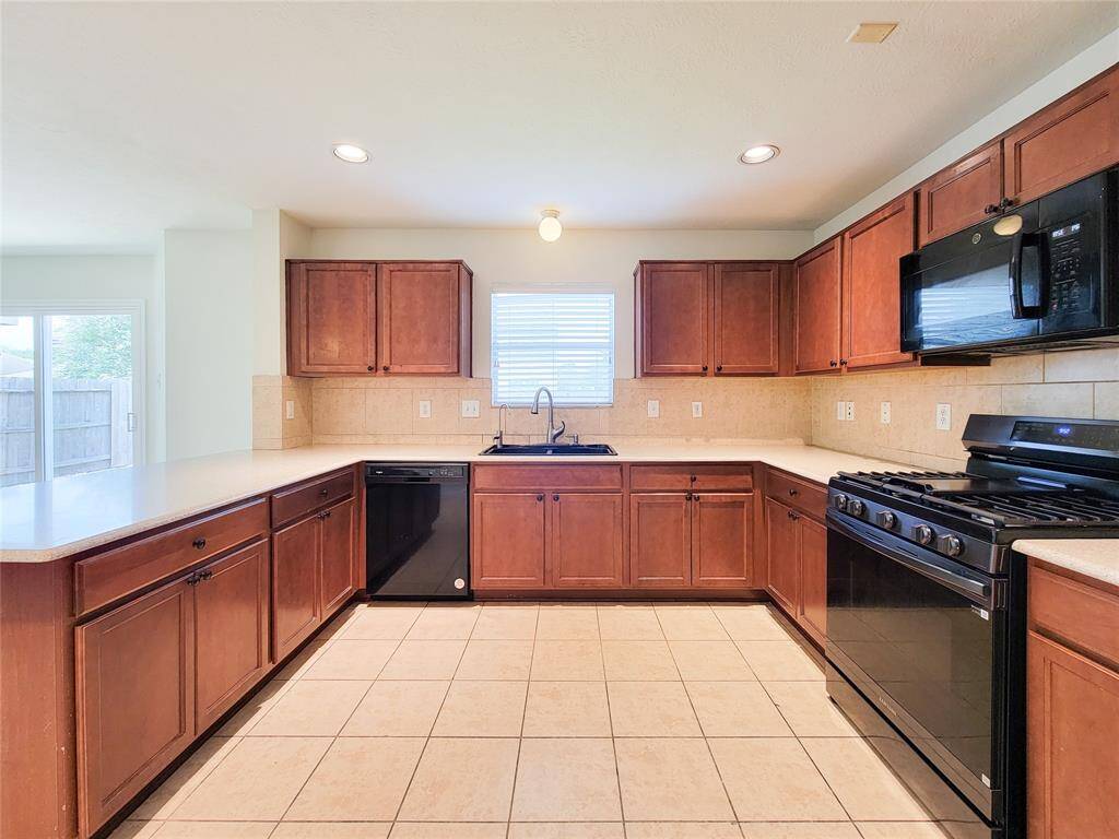 Spacious kitchen