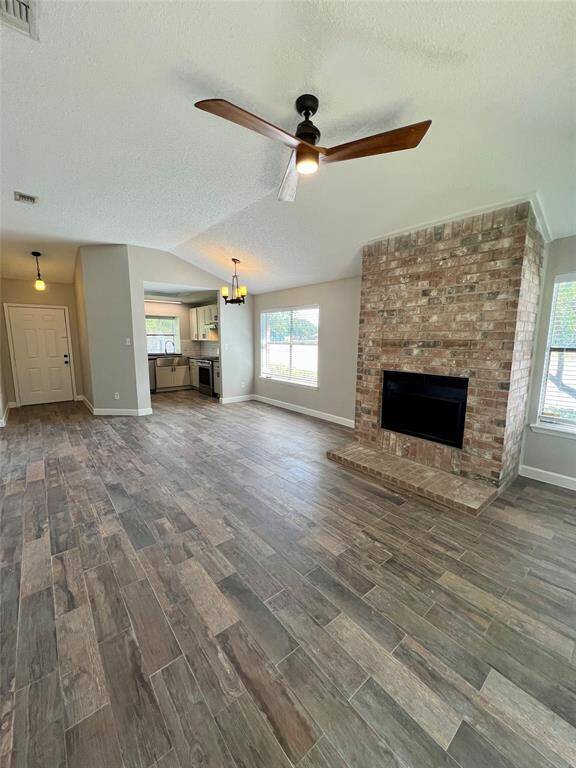 Living room looking in to kitchen