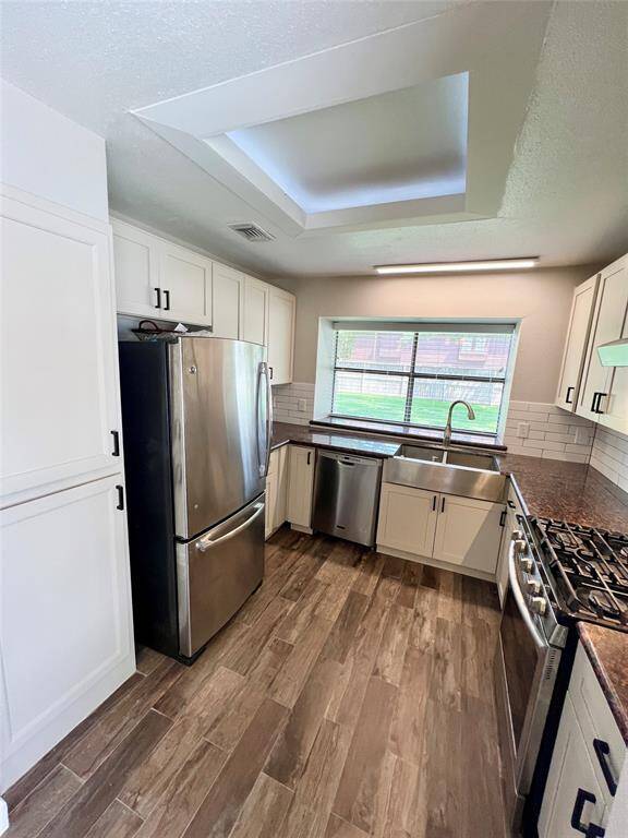 Light and bright kitchen