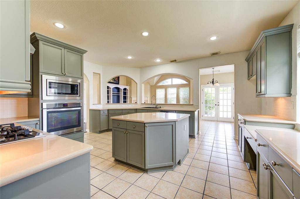 Large expansive kitchen
