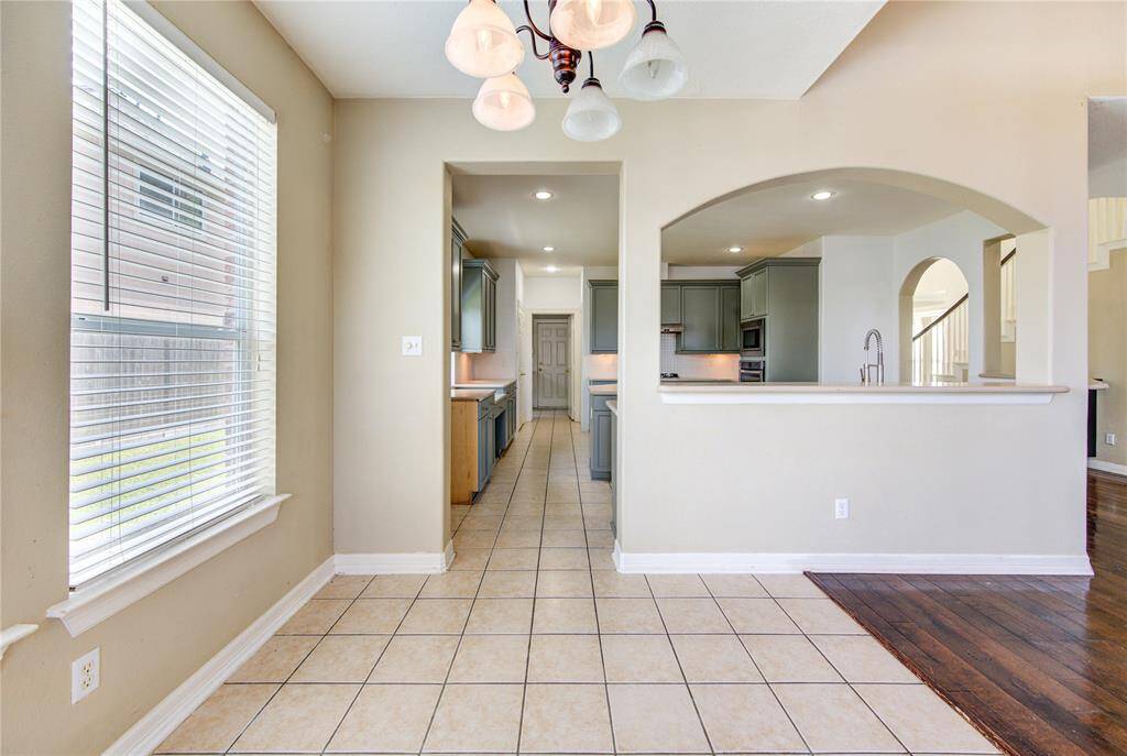 Breakfast Nook / Informal Dining area