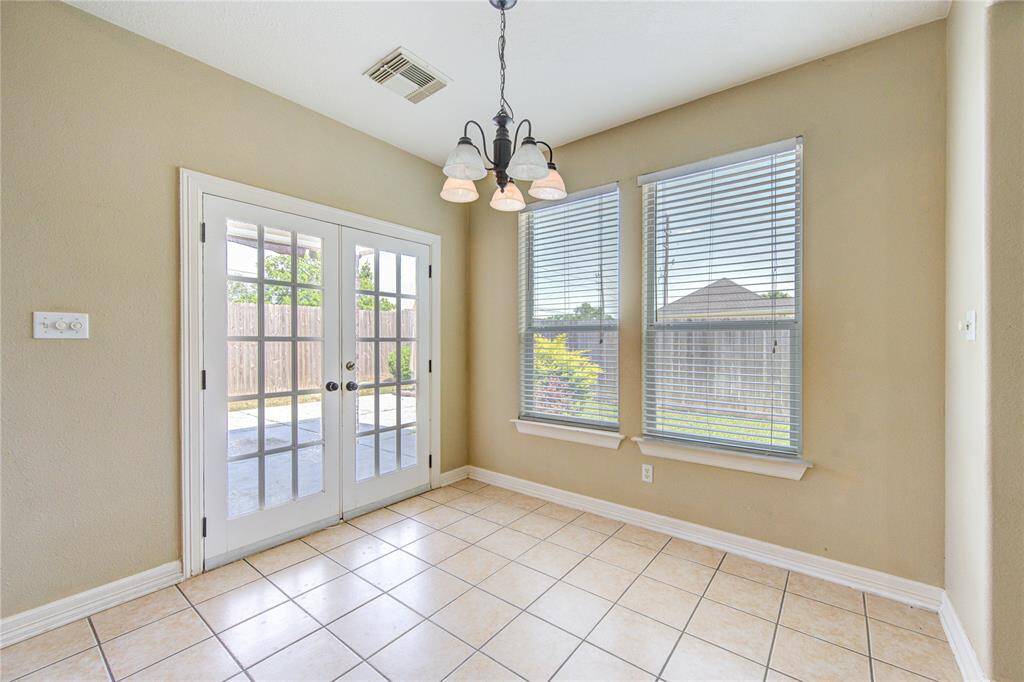 Breakfast Nook / Informal Dining area