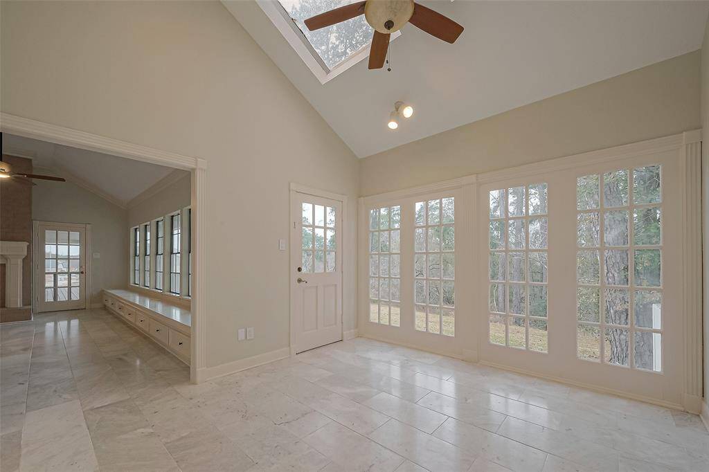Breakfast area