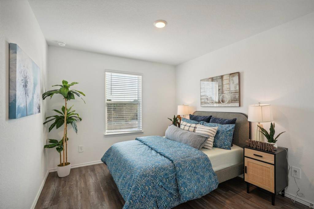 Fourth bedroom