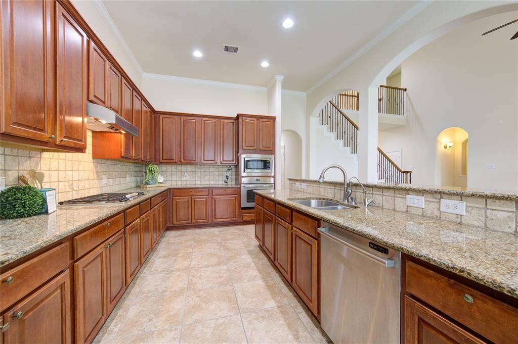 Nestled in premium Cinco Ranch section, this home offers a great open floor plan with plenty of natural light, storage and comfortable areas.