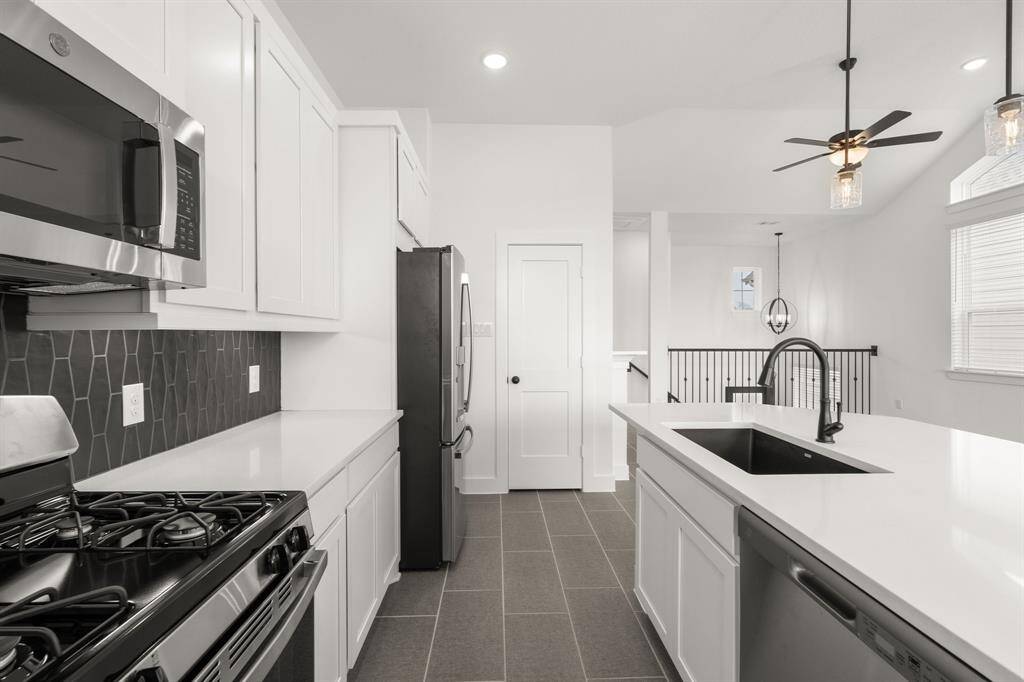 Photos are REPRESENTATIVE of the home /floor plan and are NOT of the actual home.  Selections, features, and room options may vary.  For more info, contact Chesmar Homes.