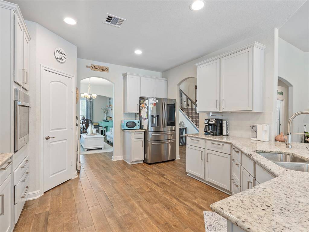 Gourmet Kitchen with all the bells and whistles