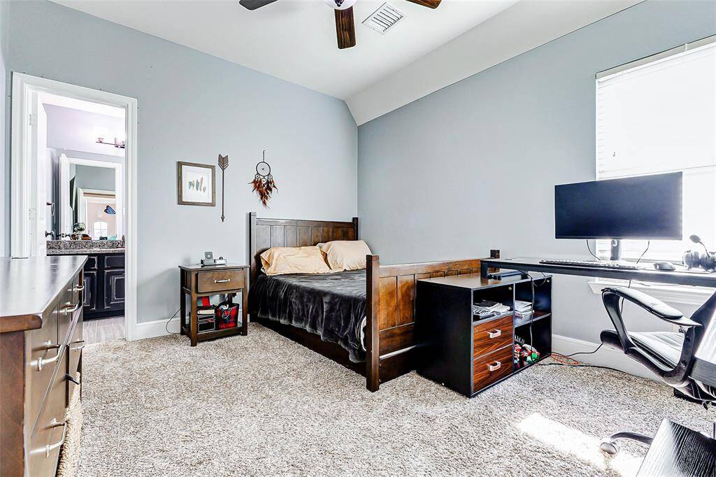 Upstairs, you’ll find threeadditional bedrooms, eachfeaturing its own private ensuitebathroom to ensure comfort andconvenience for all. Eachbedroom is thoughtfullyappointed with plush carpeting, aspacious closet, and picturewindows that fill the rooms withnatural light.
