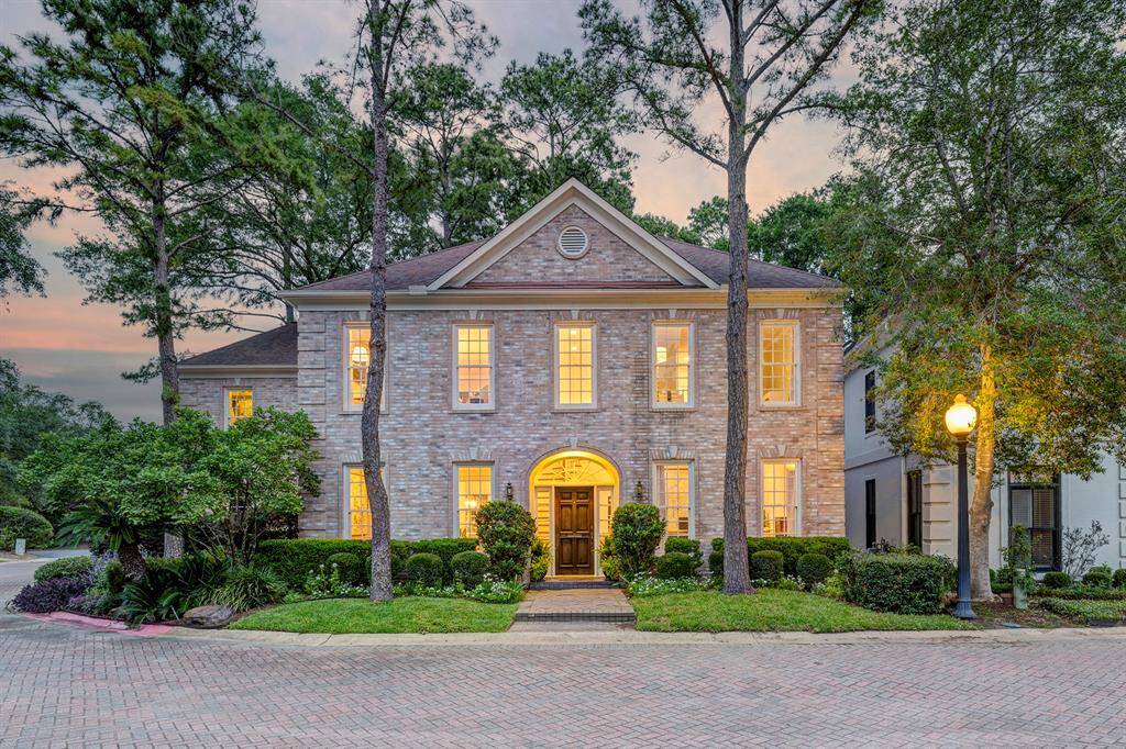 Welcome to 30 Hudson Circle!