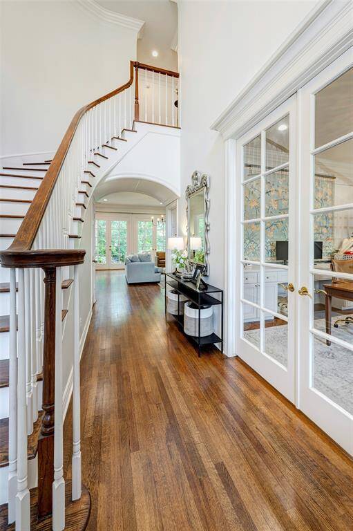 Arched front door greets your guests!
