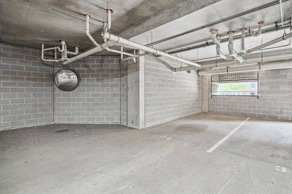Private oversize corner parking #36 on first floor
