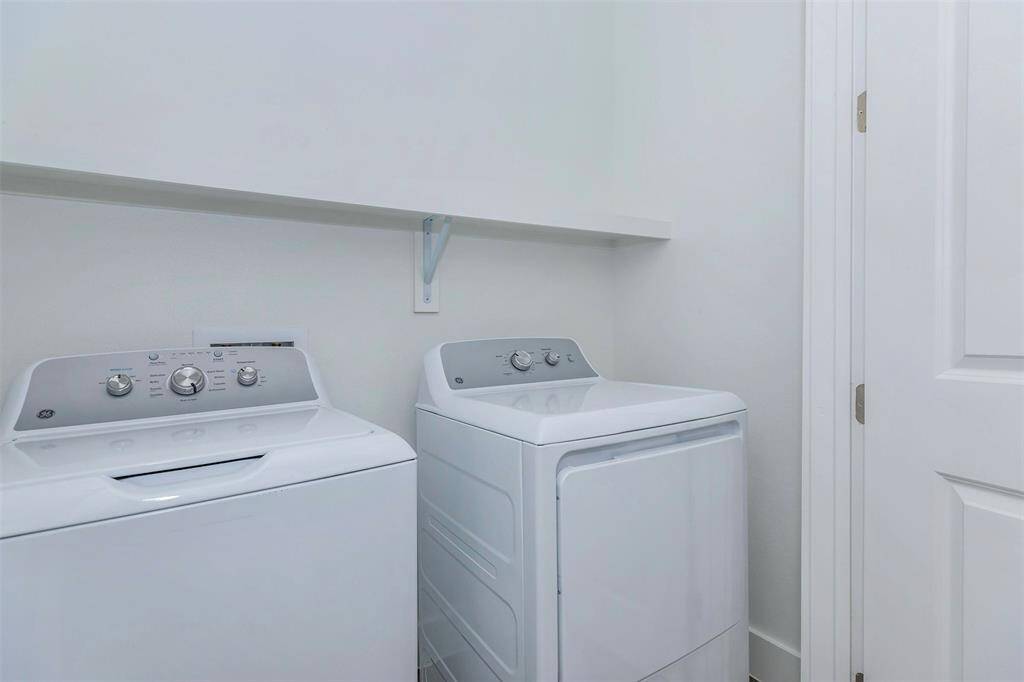 Full sized washer/dryer included