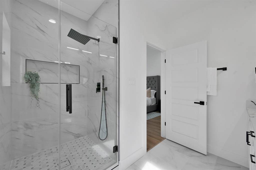 Full shower with glass