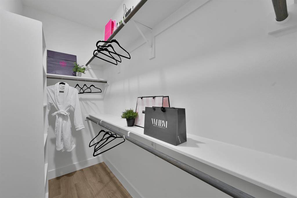 Walk in closet