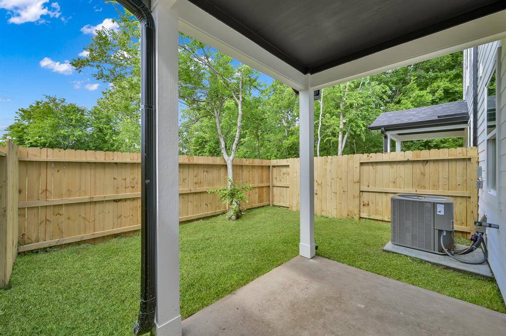 Backyard covered patio for relaxing