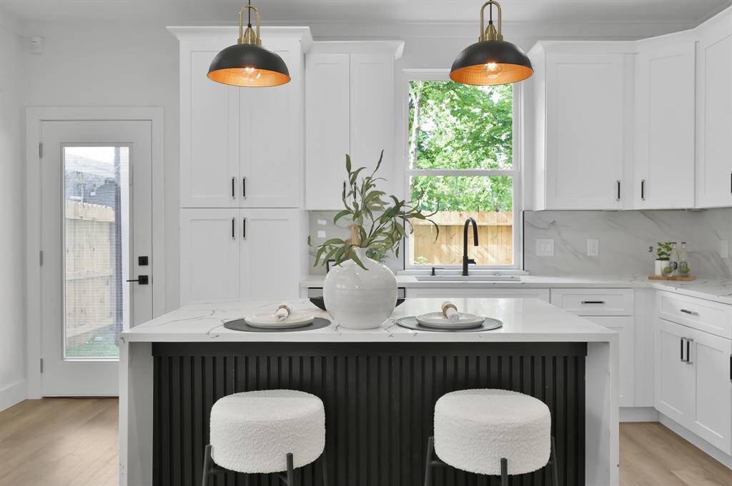 Breakfast bar