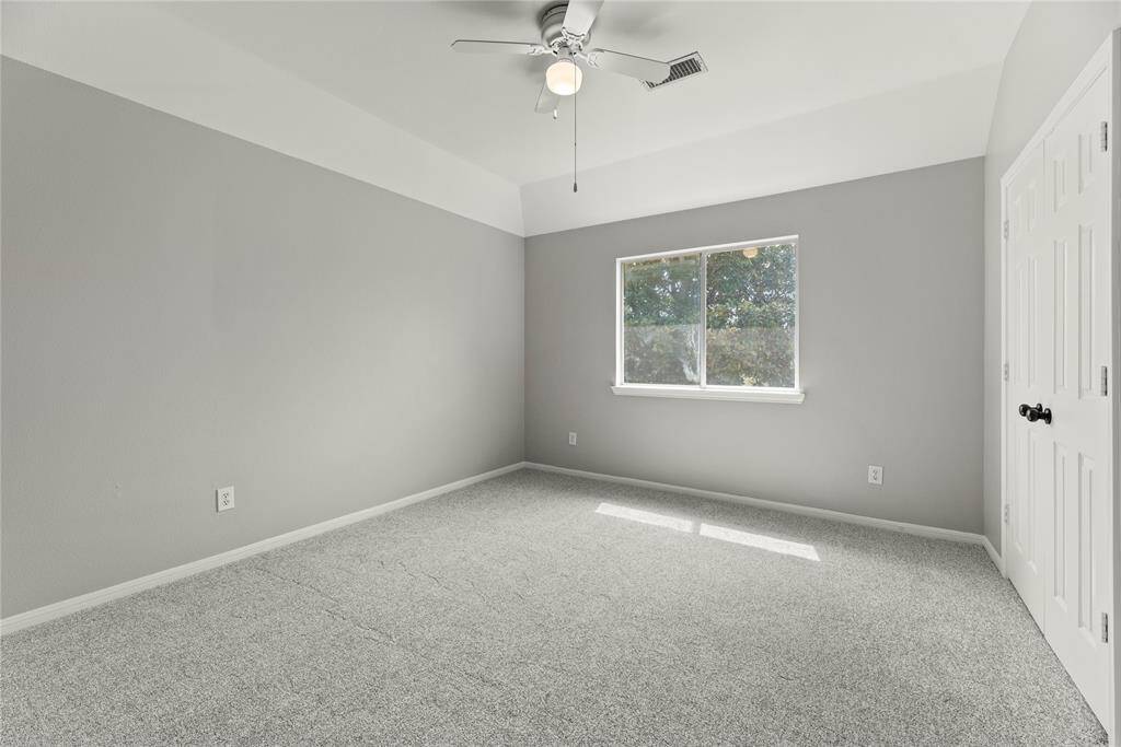 Each bedroom features a dedicated closet for quick and simple storage of clothing, shoes, and accessories.