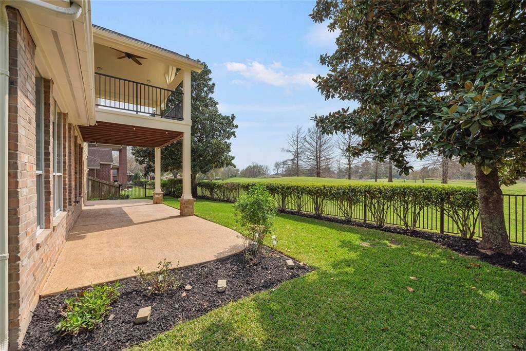 Not only is the backyard fully fenced-in, this 3,319sqft home wonderfully sits on a cul-de-sac lot. As a bonus, enjoy the peace and quiet of no back neighbors!