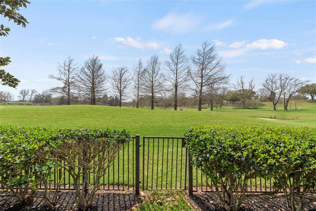 Centrally located in Sienna, you're just moments from Club Sienna’s waterpark, tennis and pickleball courts, and the outdoor amphitheater.