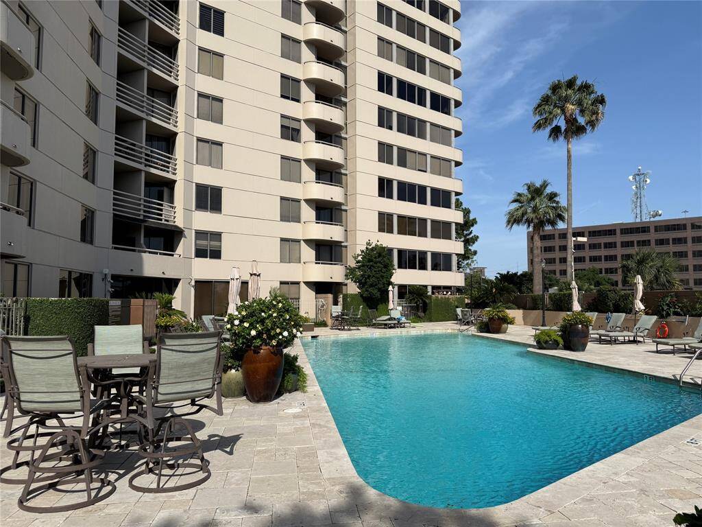 Large outdoor pool to enjoy the hot summer weather.