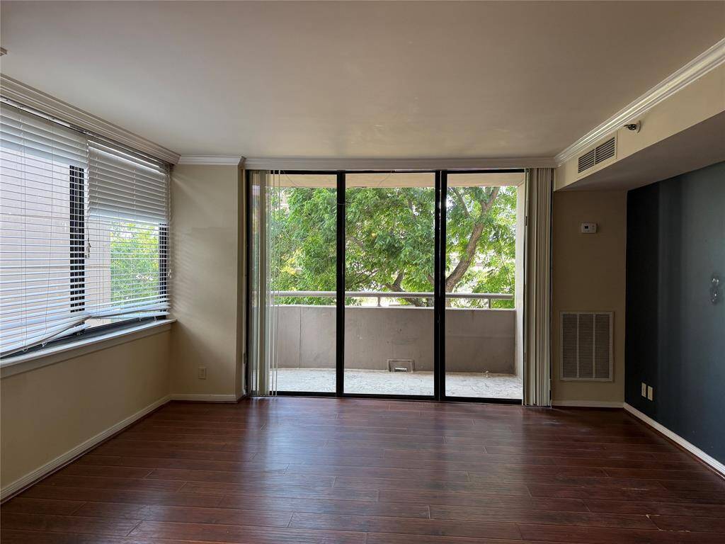 FLoor to ceiling patio door