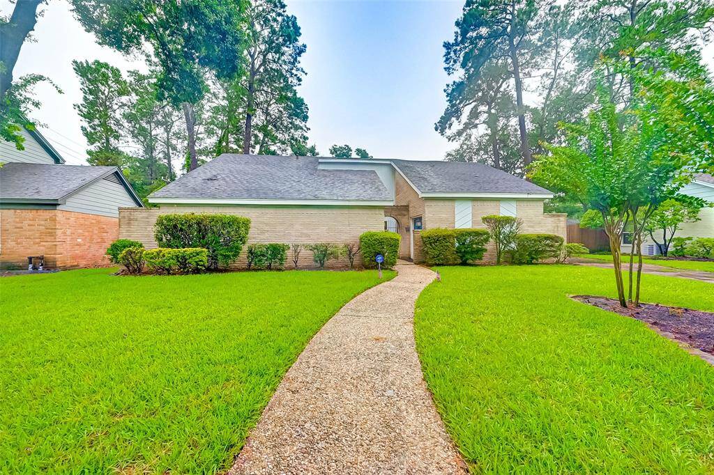 (Photos from previous owner.)Home situated in the quiet community of Oak Creek Village. (Landlord in process of getting the lawn ready for Spring/Summer)
