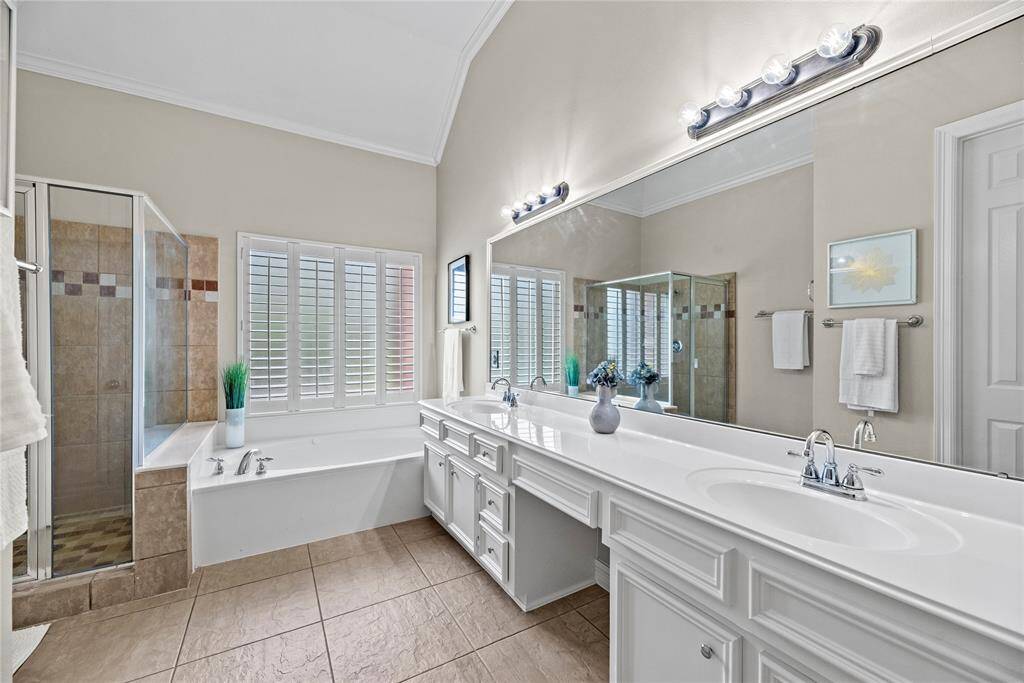 As an afternoon treat, pour a hot bubble bath with essential oils. Let the cares of the day melt away and allow the scents of eucalyptus and lavender to envelop you in natural bliss.