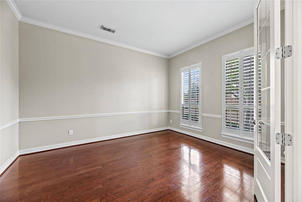 In addition to having a 4BR/3.5BA home, you’ll also benefit from a formal study with French doors and a separate game room. Everyone wins with this home!