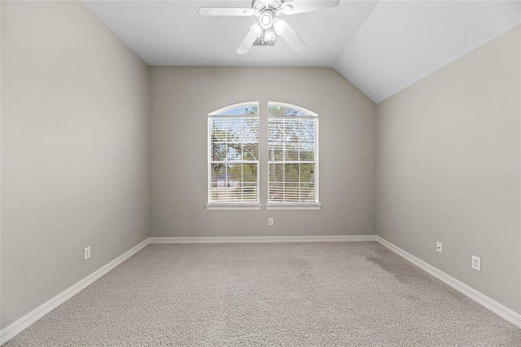 Even the most tenacious teens or resolute in-laws will love this spacious and luxurious bedroom! Featuring a private full bathroom and a walk-in closet, this room offers posh style and privacy.