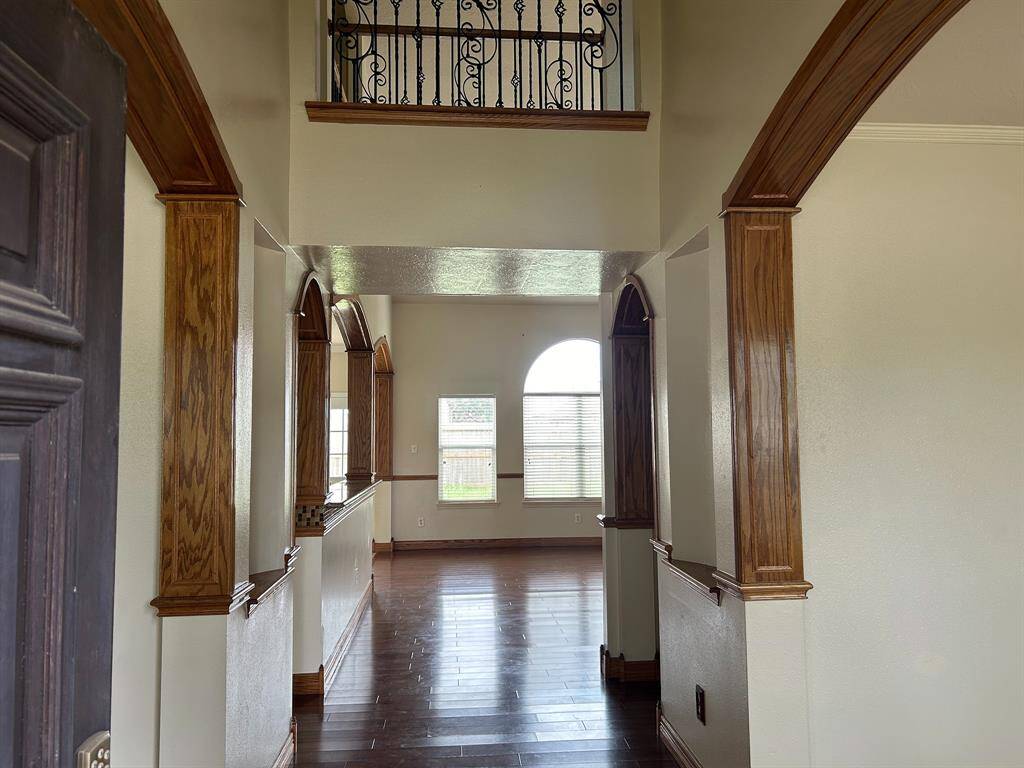 Foyer coming in the home.