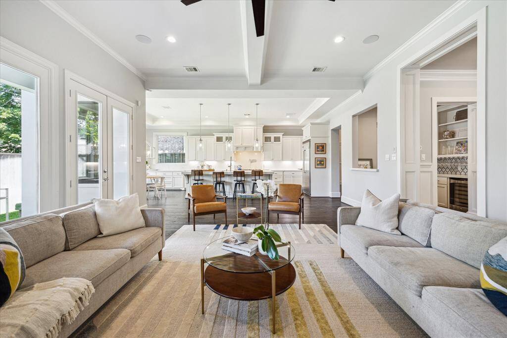 Alternate view of Family Room