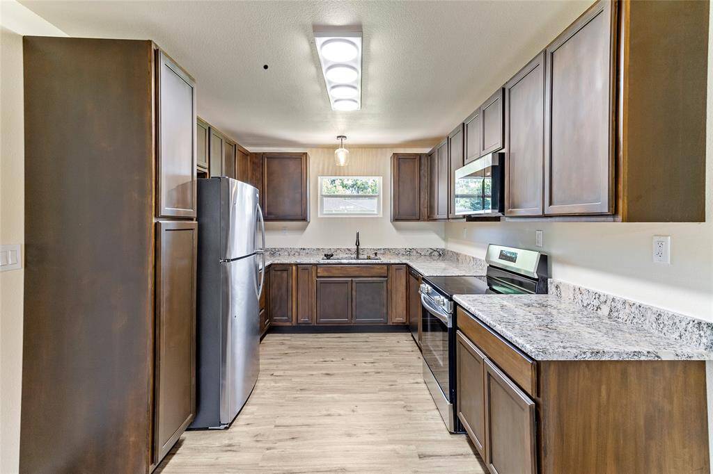 Beautifully updated kitchen
